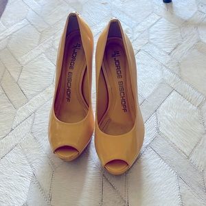 Jorge Bischoff yellow high heels peep toe